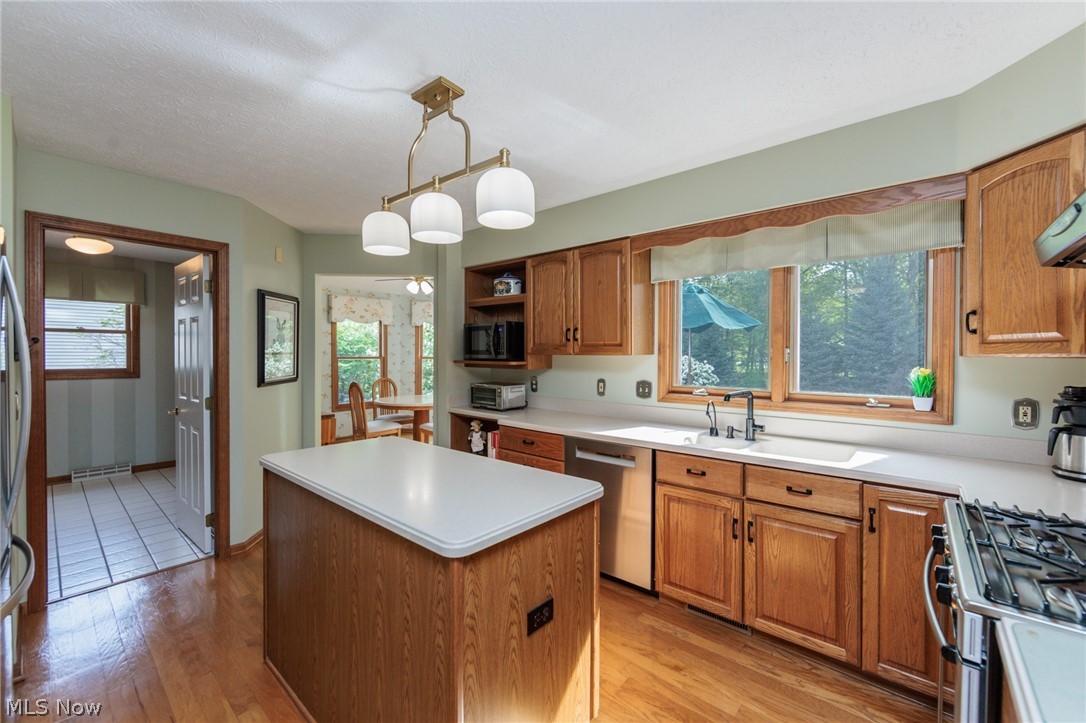 409 Avon Point Avenue Avon Lake OH 44012