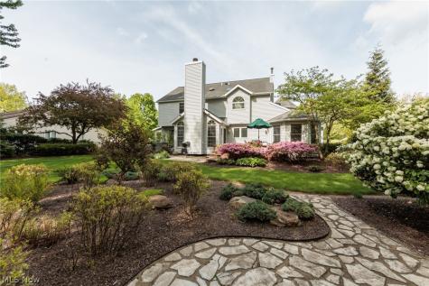409 Avon Point Avenue Avon Lake OH 44012