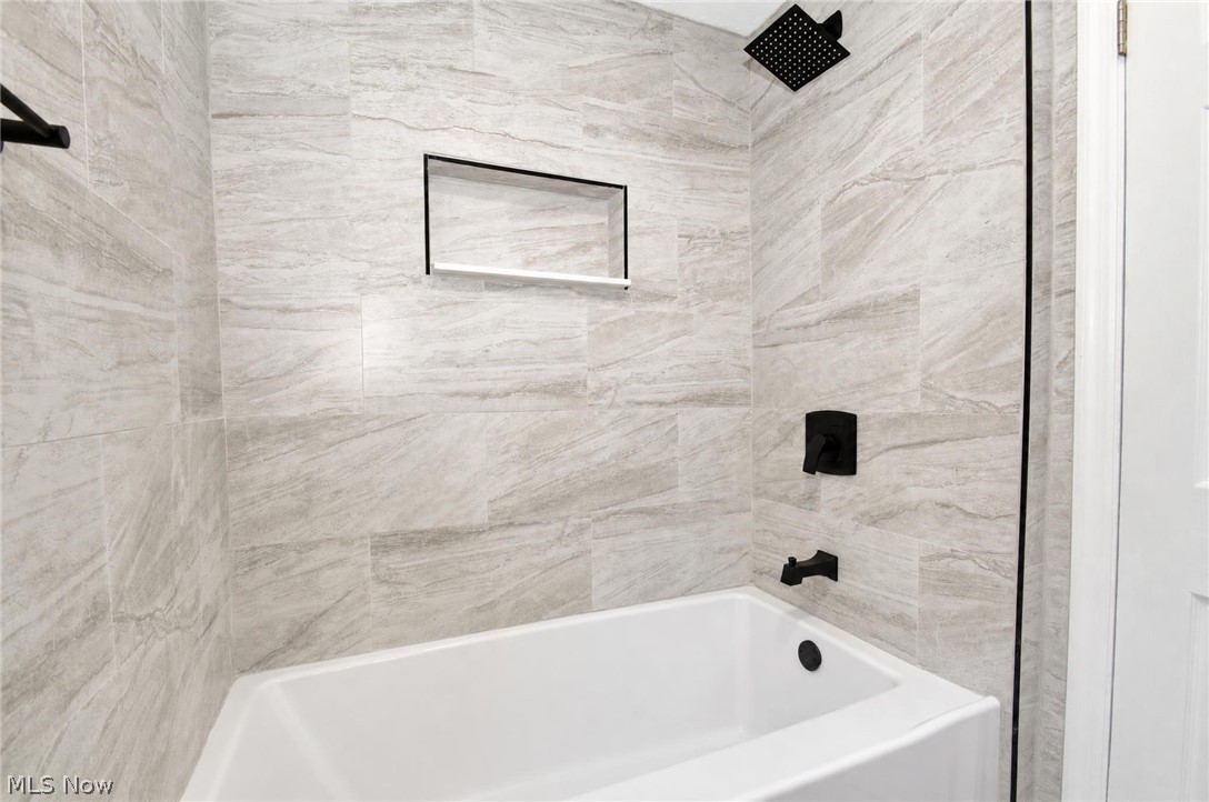 4 Owaissa Drive Timberlake OH 44095