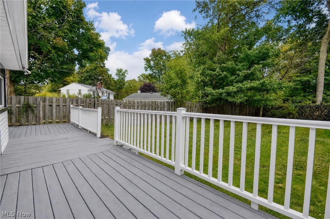 4 Owaissa Drive Timberlake OH 44095