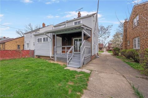 16805 Milburn Avenue Cleveland OH 44135