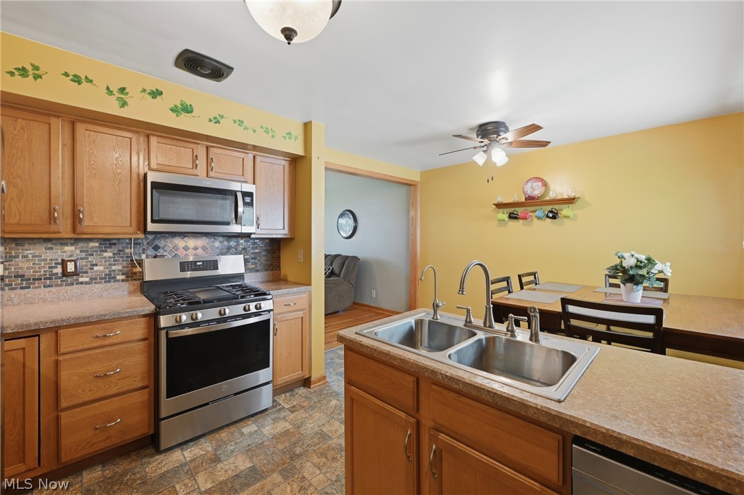 664 Burdie Drive Hubbard OH 44425