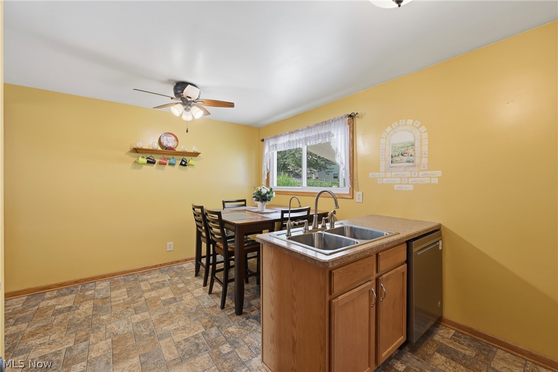 664 Burdie Drive Hubbard OH 44425