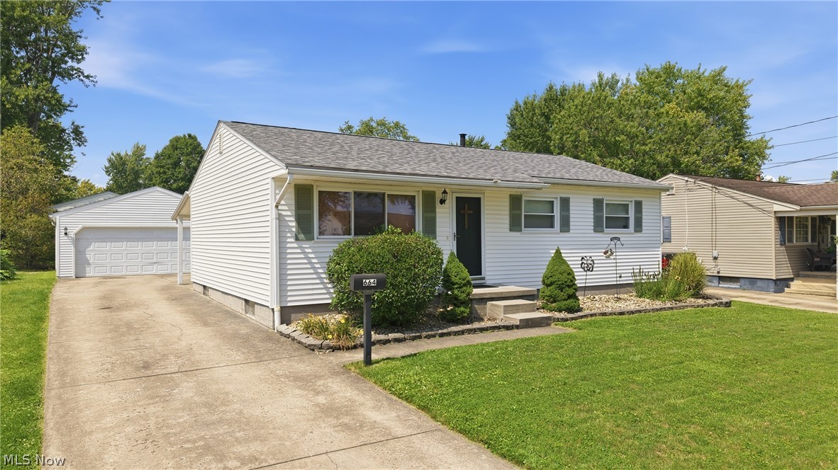 664 Burdie Drive Hubbard OH 44425
