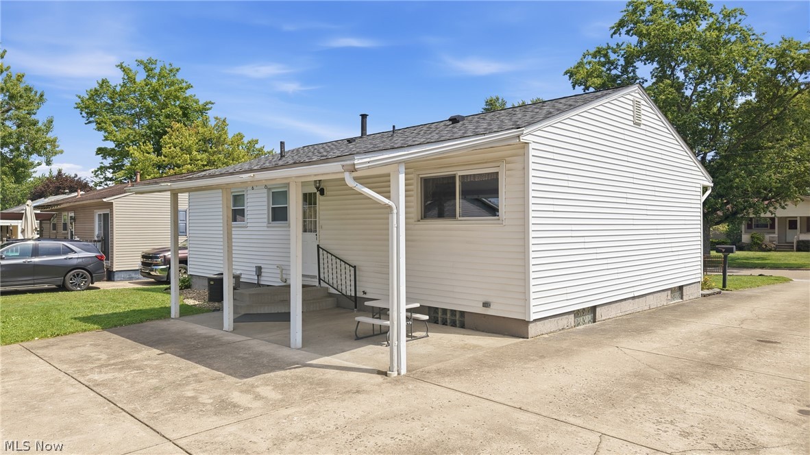 664 Burdie Drive Hubbard OH 44425