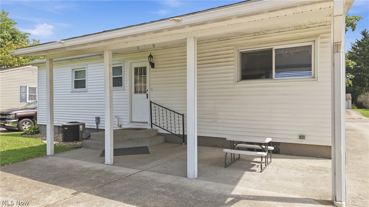 664 Burdie Drive Hubbard OH 44425