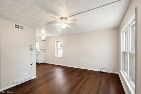 18614 Homeway Road Cleveland OH 44135