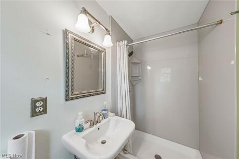 26961 Leenders Lane North Olmsted OH 44070