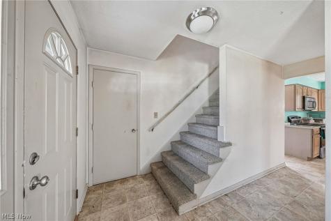 26961 Leenders Lane North Olmsted OH 44070