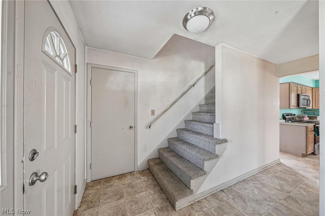 26961 Leenders Lane North Olmsted OH 44070
