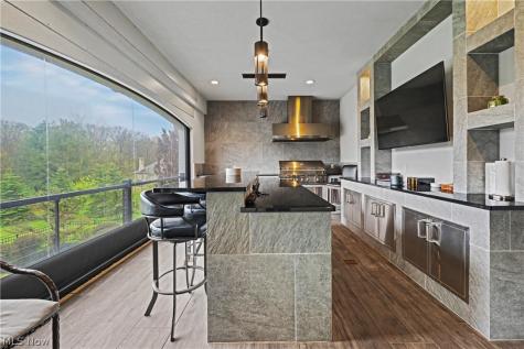 1433 Ridgemont Trail Hinckley OH 44233