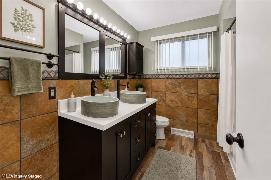 4554 Whitehall Drive South Euclid OH 44121