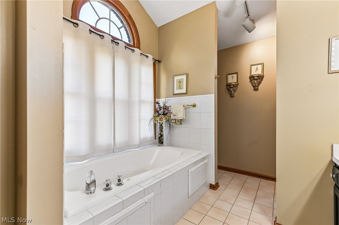 2867 Mapleview Lane Avon OH 44011