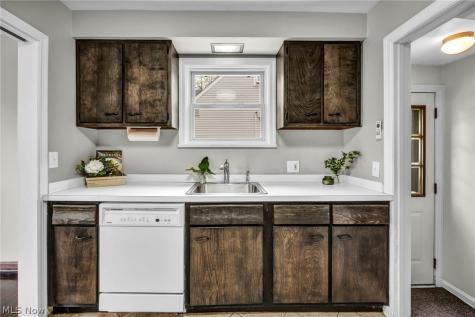 1371 Cranover Road Lyndhurst OH 44124
