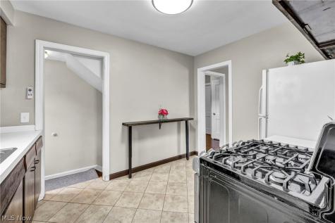 1371 Cranover Road Lyndhurst OH 44124