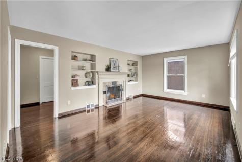 1371 Cranover Road Lyndhurst OH 44124