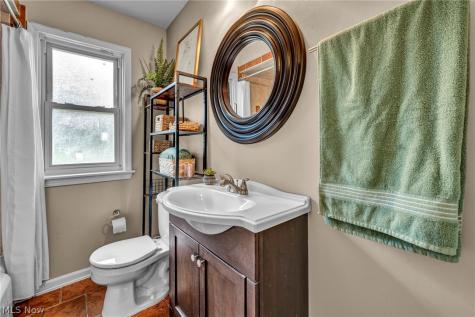 1371 Cranover Road Lyndhurst OH 44124