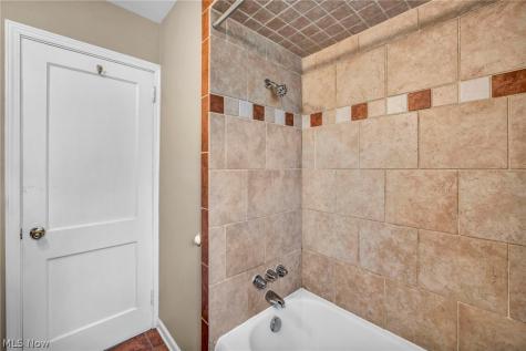 1371 Cranover Road Lyndhurst OH 44124
