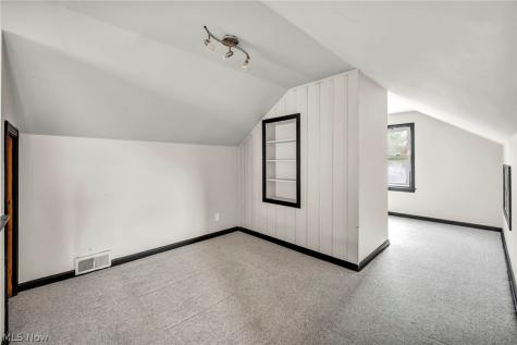 1371 Cranover Road Lyndhurst OH 44124