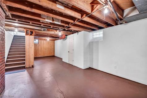 1371 Cranover Road Lyndhurst OH 44124