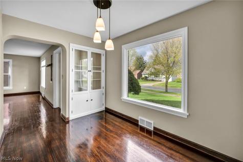 1371 Cranover Road Lyndhurst OH 44124
