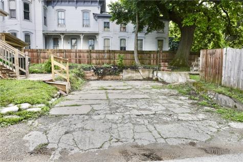 329 E Bowman Street Wooster OH 44691