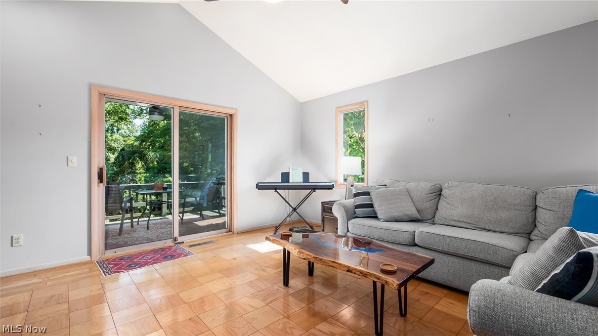 205 Treehouse Lane Zanesville OH 43701