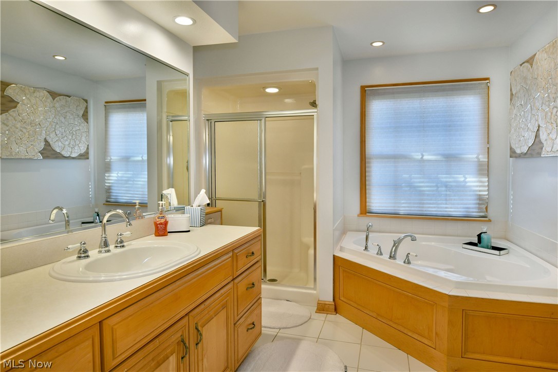 1500 Brittainy Oaks Trail NE Warren OH 44484
