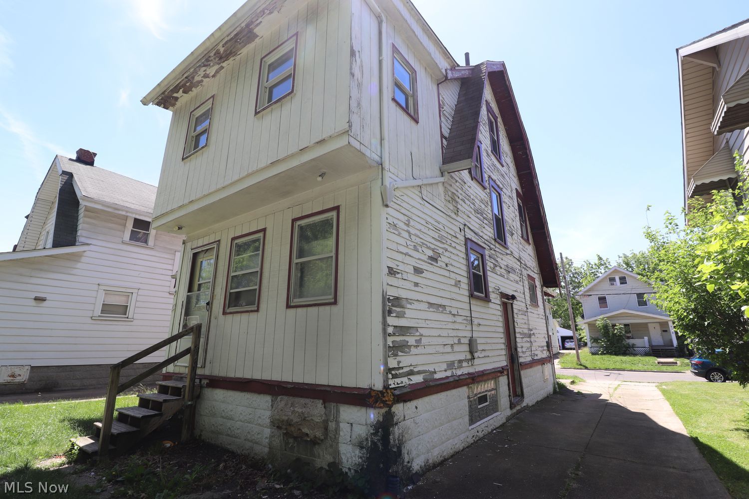 979 Mercer Avenue Akron OH 44320