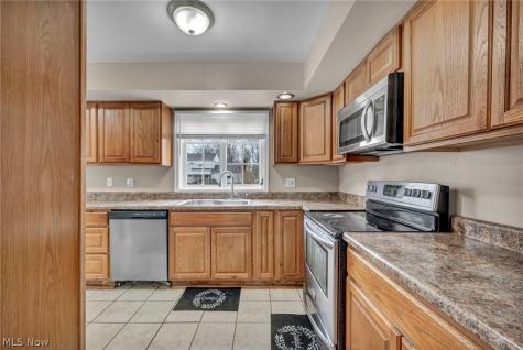 337 University Avenue Elyria OH 44035