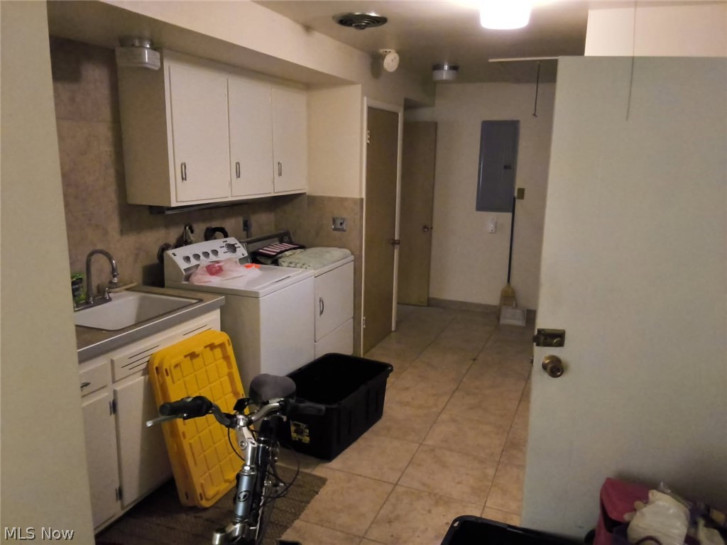 16026 Cleviden Road East Cleveland OH 44112