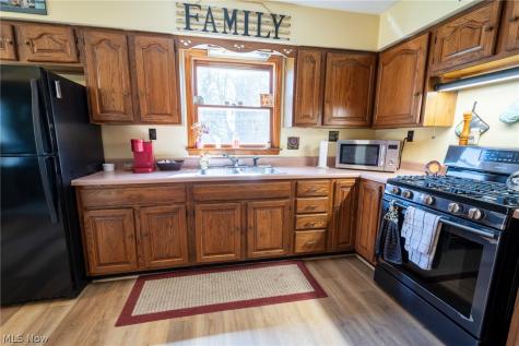 14027 Mayfield Road Huntsburg OH 44046