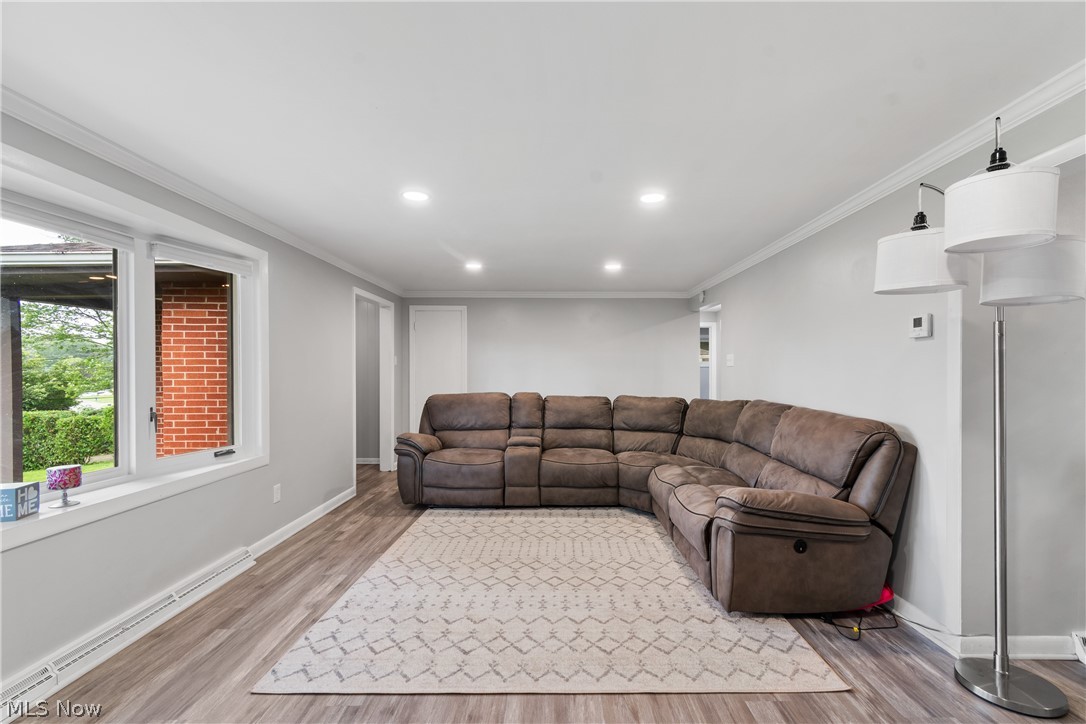 3233 Greenpark Street NW Massillon OH 44646
