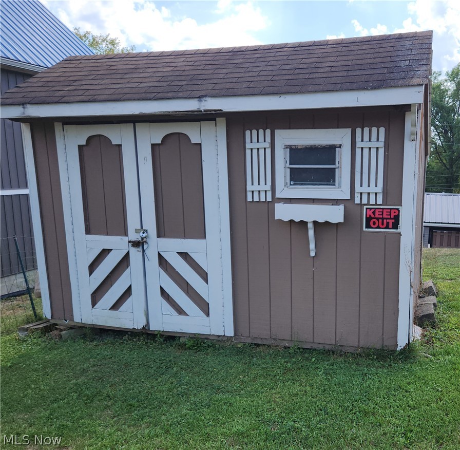 23516 Hideaway Drive Senecaville OH 43780