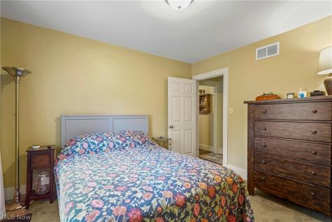 629 Clinton Street Niles OH 44446