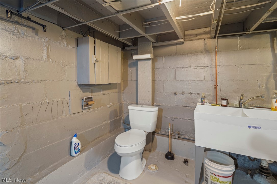 629 Clinton Street Niles OH 44446