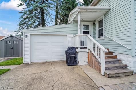 629 Clinton Street Niles OH 44446