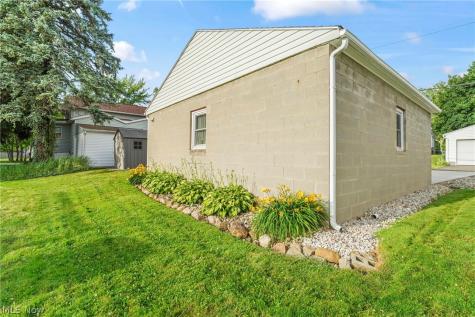629 Clinton Street Niles OH 44446