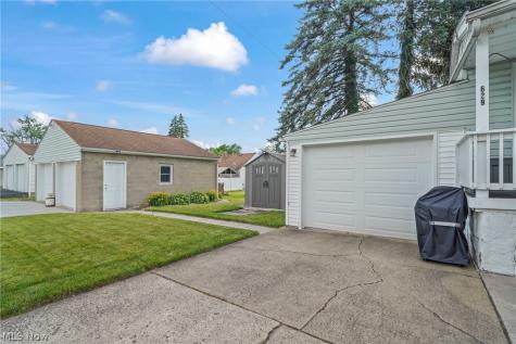 629 Clinton Street Niles OH 44446