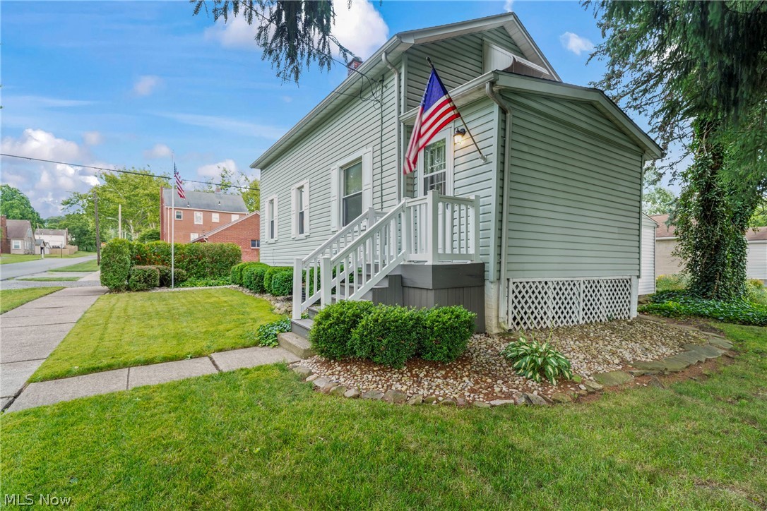 629 Clinton Street Niles OH 44446