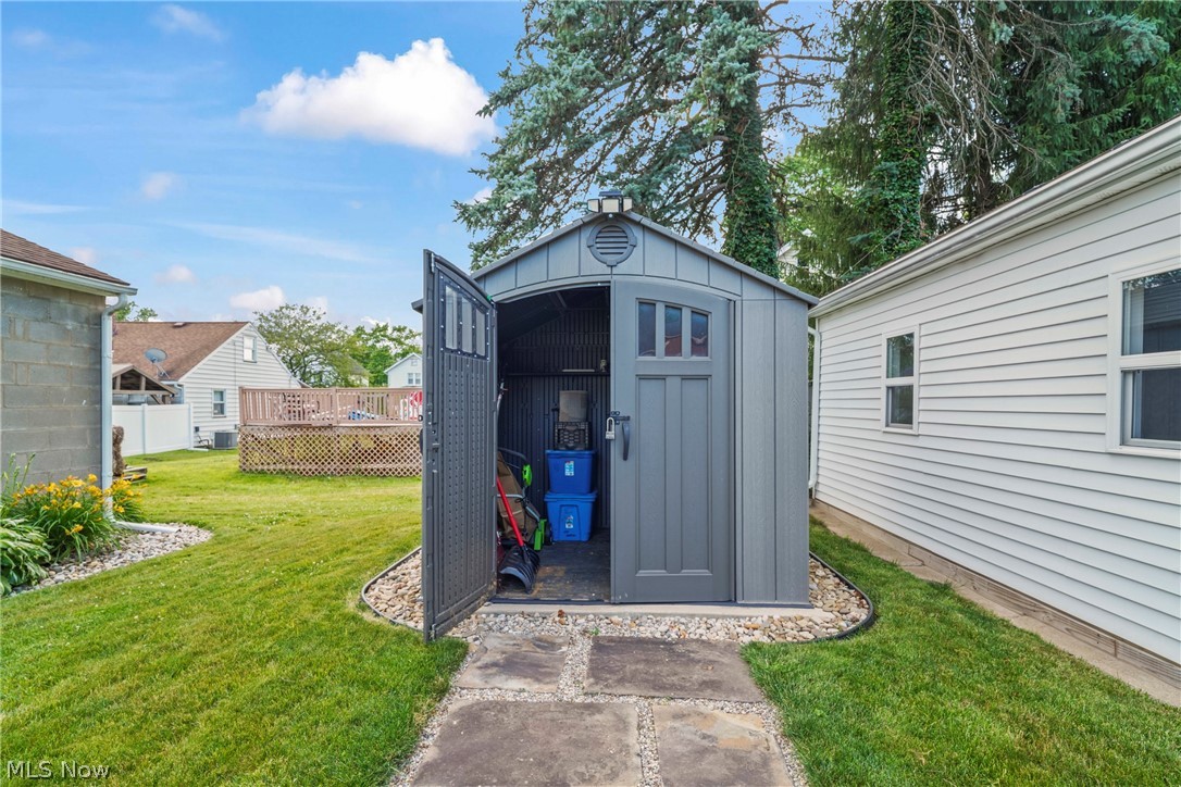 629 Clinton Street Niles OH 44446
