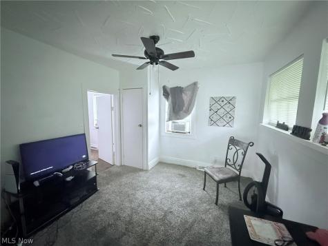 493 Washington Avenue Barberton OH 44203