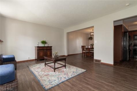 5459 Oak Ridge Drive Willoughby OH 44094