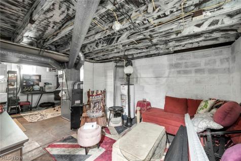 1915 4th Street NE Canton OH 44704