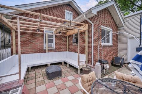 1915 4th Street NE Canton OH 44704