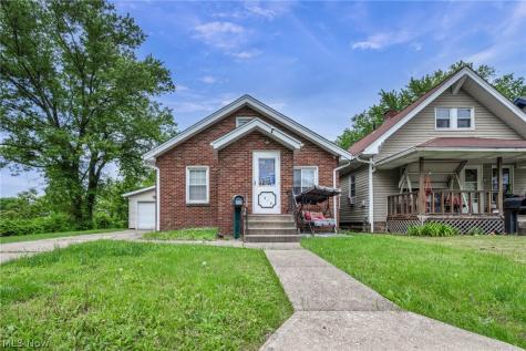 1915 4th Street NE Canton OH 44704