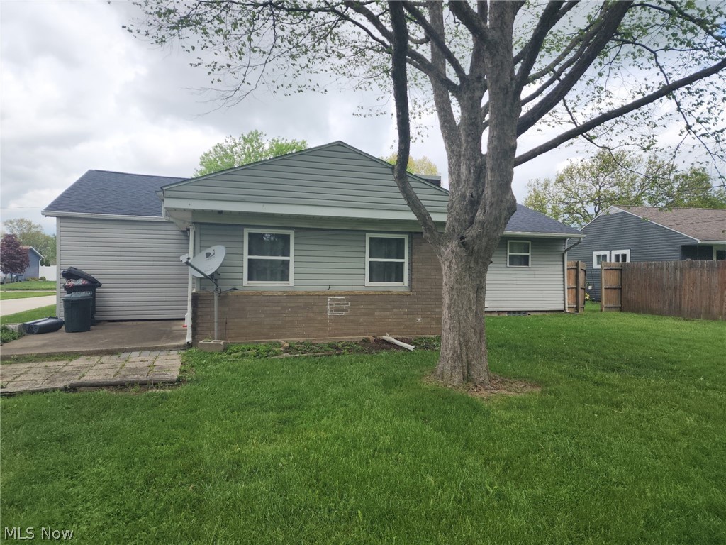 744 Baker Avenue NW New Philadelphia OH 44663