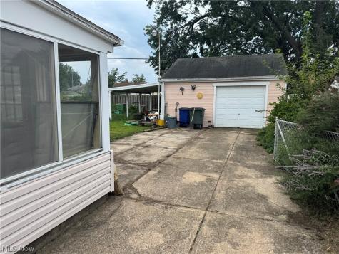 6105 Vandalia Avenue Brooklyn OH 44144