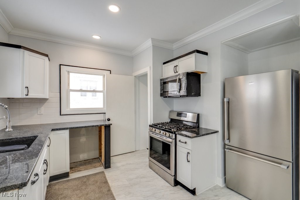 231 E Dresden Avenue Akron OH 44301