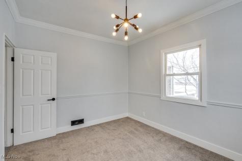 231 E Dresden Avenue Akron OH 44301